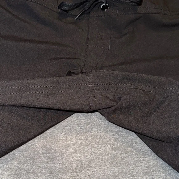 VOLCOM-SIMPLY SOLID 5 BOARDSHORT - BLACK Size 9 - Picture 8 of 13